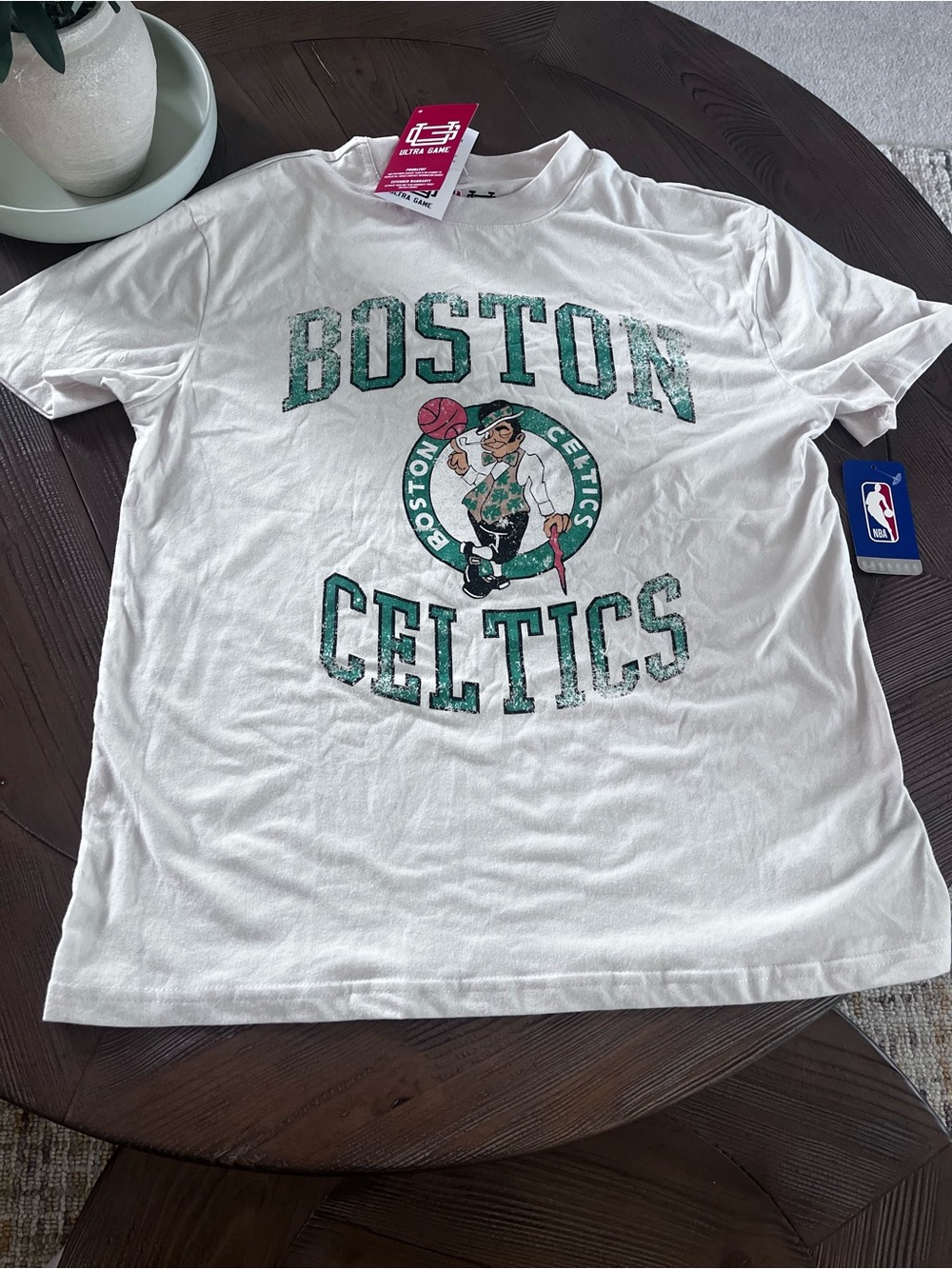 Boston Celtics Off White Graphic T‑Shirt - NBA Team Tee Size S NWT